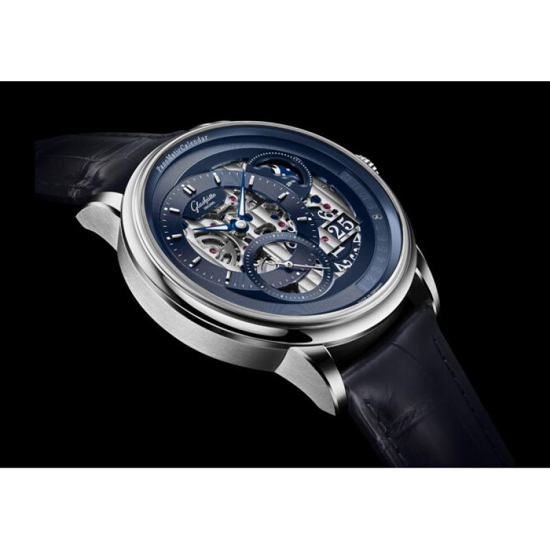 1-92-11-01-03-61 PanomaticCalendar on Leather Strap