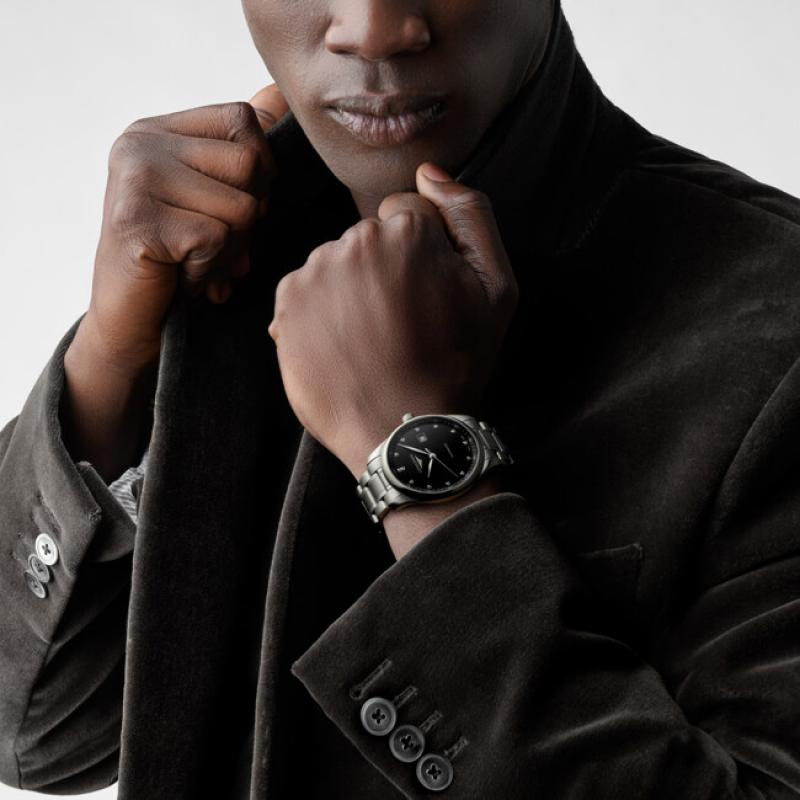 L2.893.4.57.6 Master Collection 42mm Black Lacquered Dial